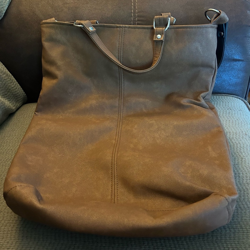 Vegan Leather Tote Bag - Picture 3 of 7